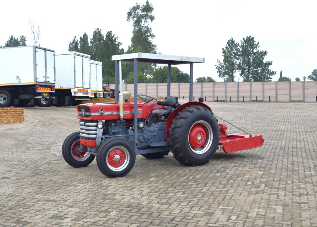 Massey Ferguson 135 Tractor