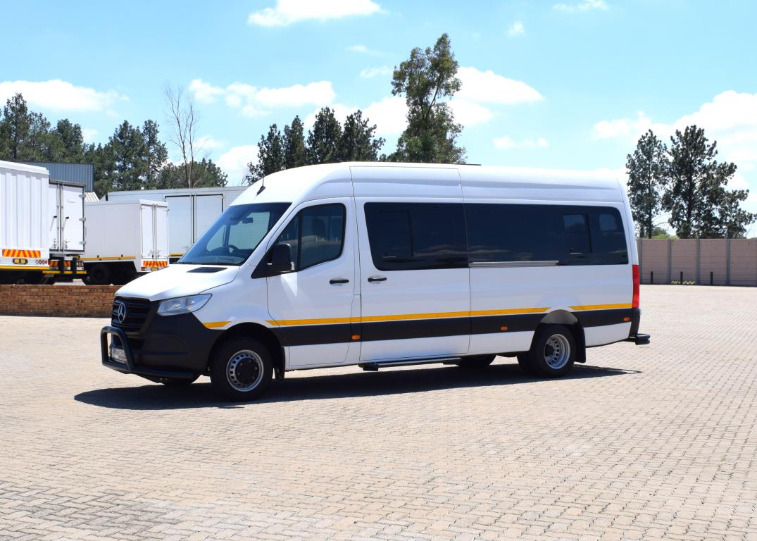 2022 MERCEDES BENZ Sprinter 516 CDI 23-SEATER