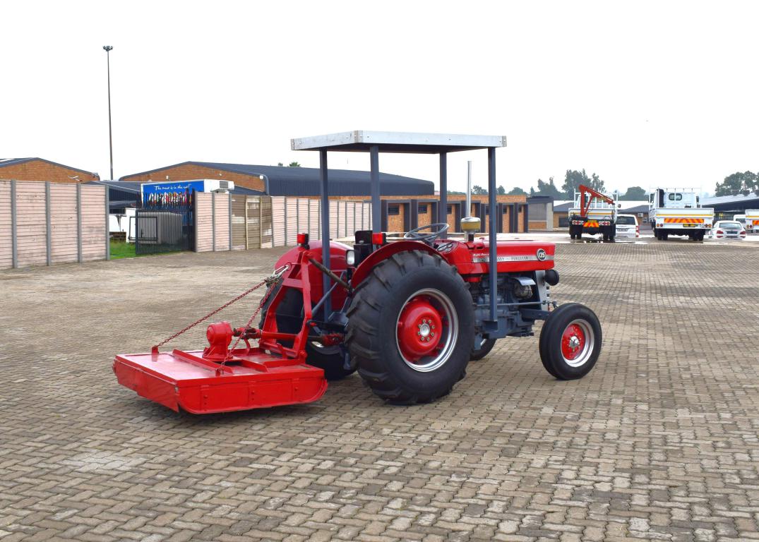 Massey Ferguson 135 Tractor