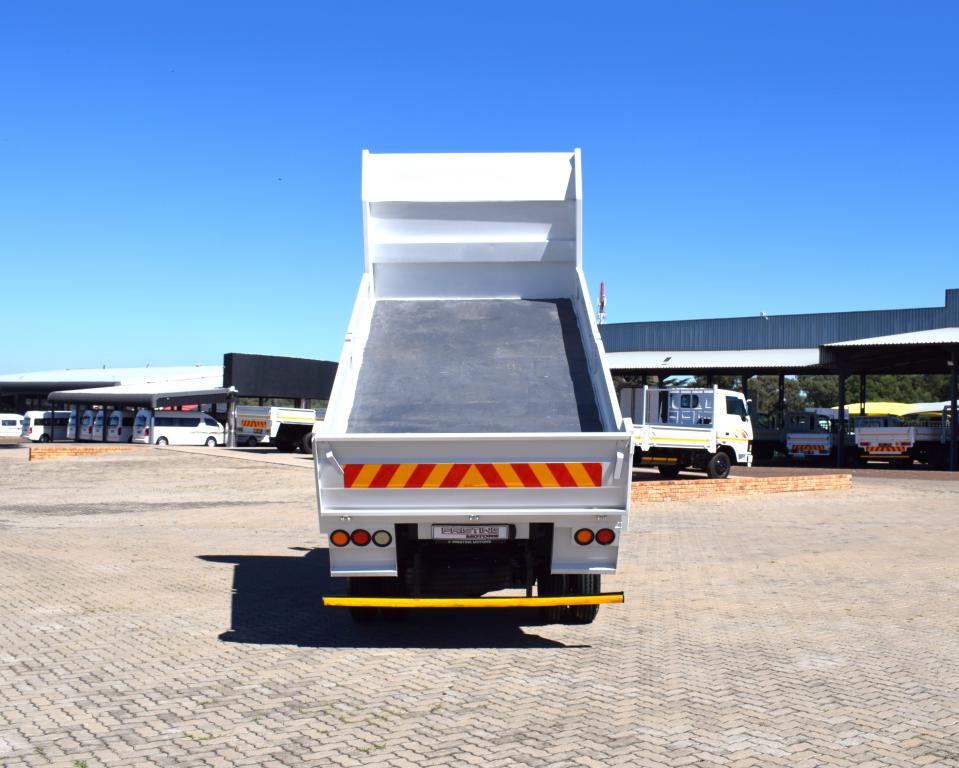 2014 Nissan UD 40 Tipper Truck
