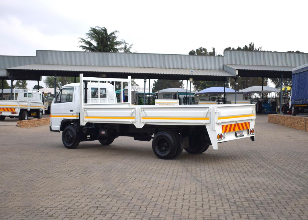 1995 Isuzu N 4000D Dropside Truck