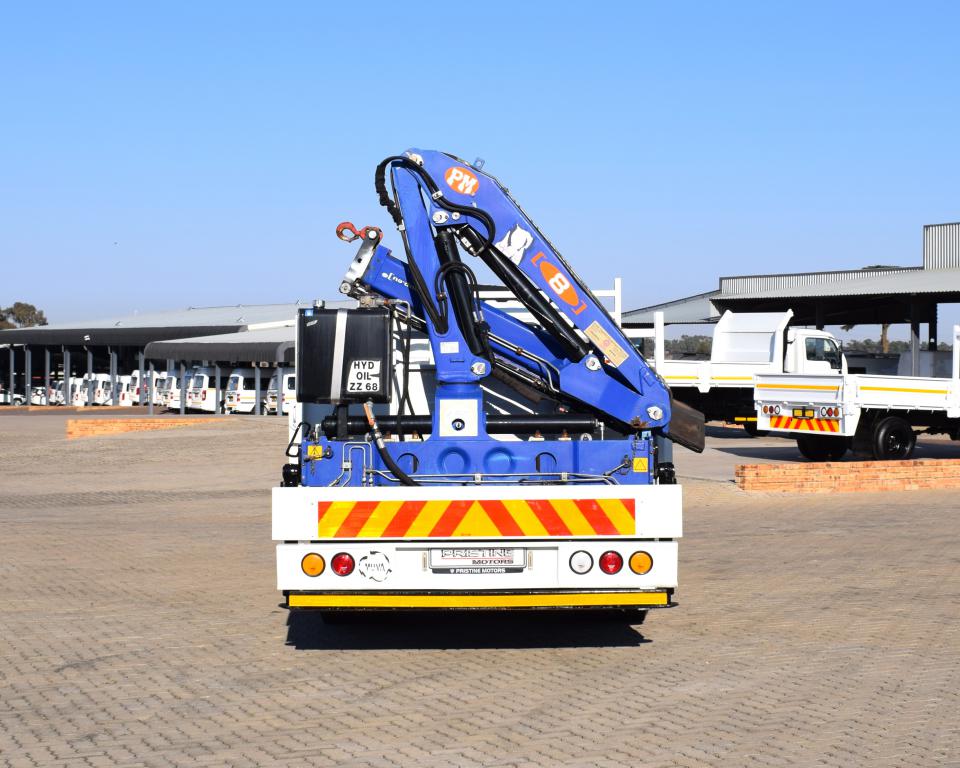 2014 Isuzu NQR 500 DROPSIDE & CRANE TRUCK