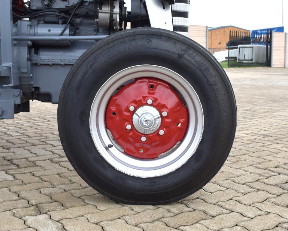 Massey Ferguson 135 Tractor