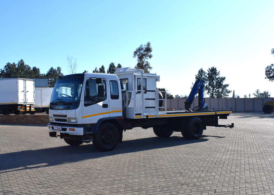 2013 Isuzu FSR 700 CRANE TRUCK