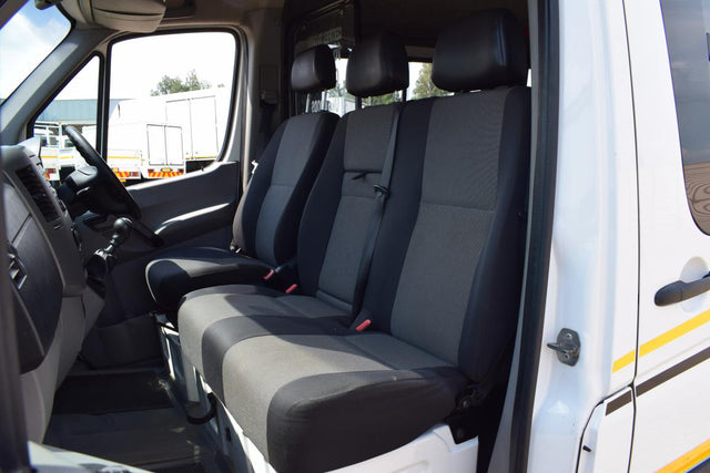 2015 VW Crafter 35 2.0 TDi 80KW 17-Seater Bus