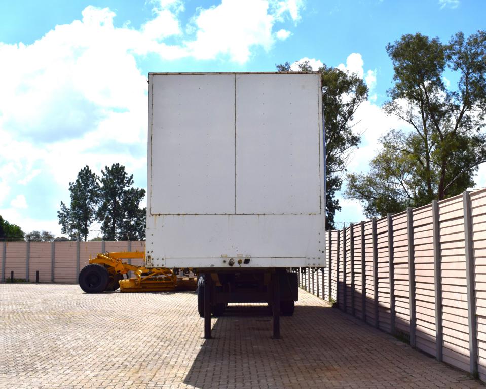 2015 SSH Body Tri Axle Semi Trailer