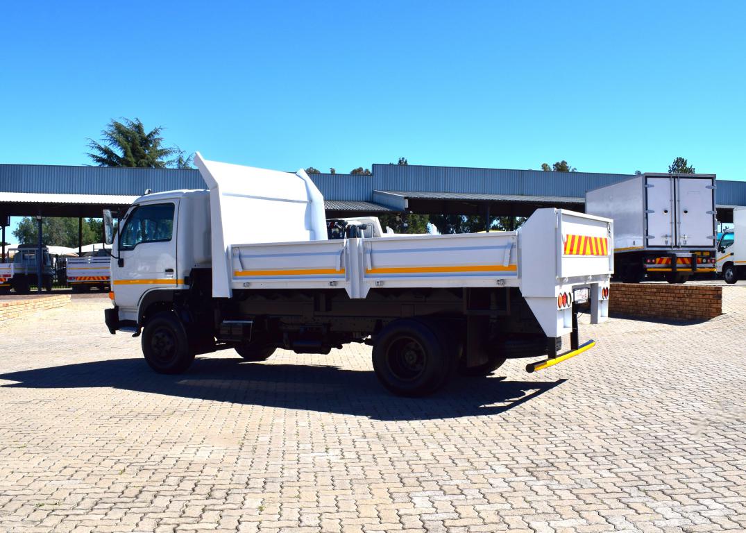 2014 Nissan UD 40 Tipper Truck