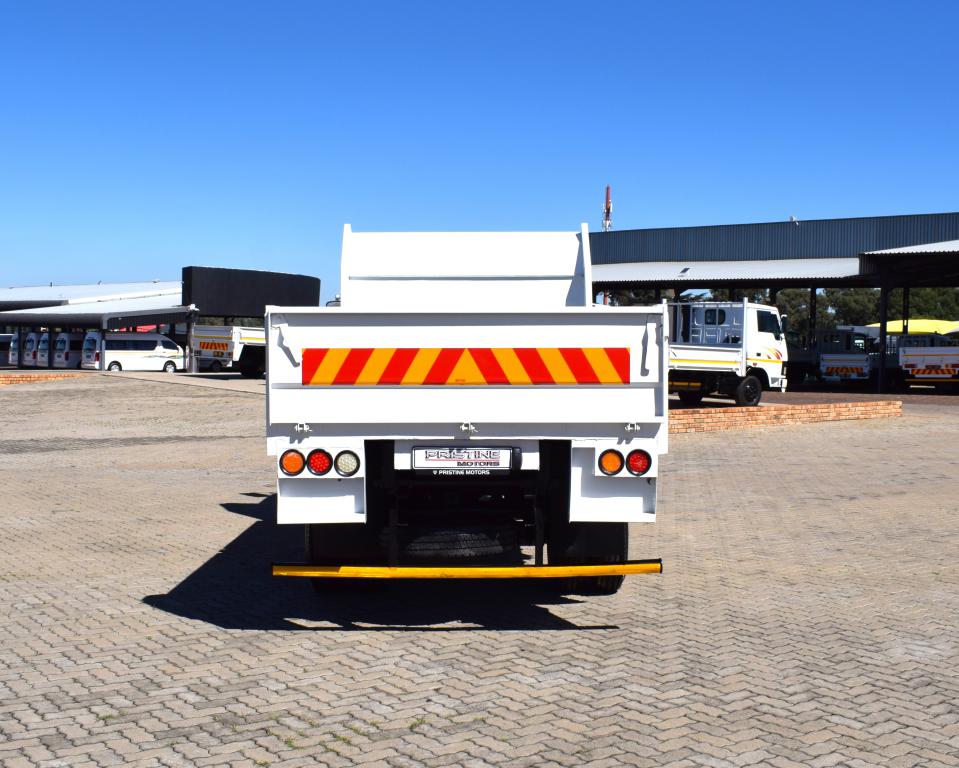 2014 Nissan UD 40 Tipper Truck
