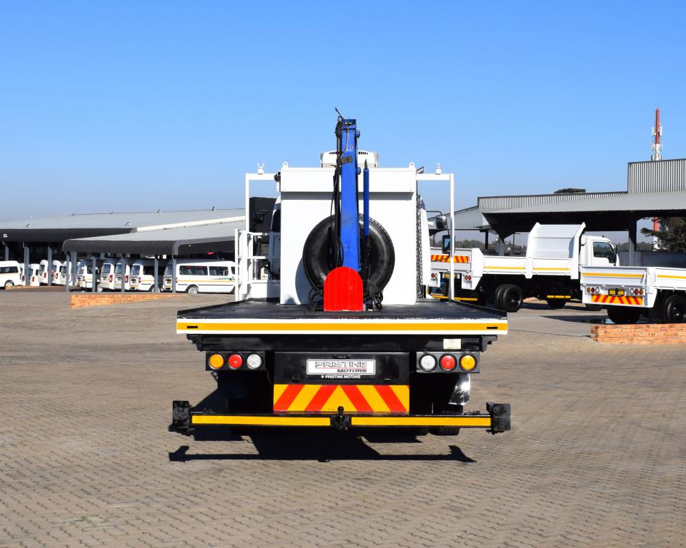 2013 Isuzu FSR 700 CRANE TRUCK