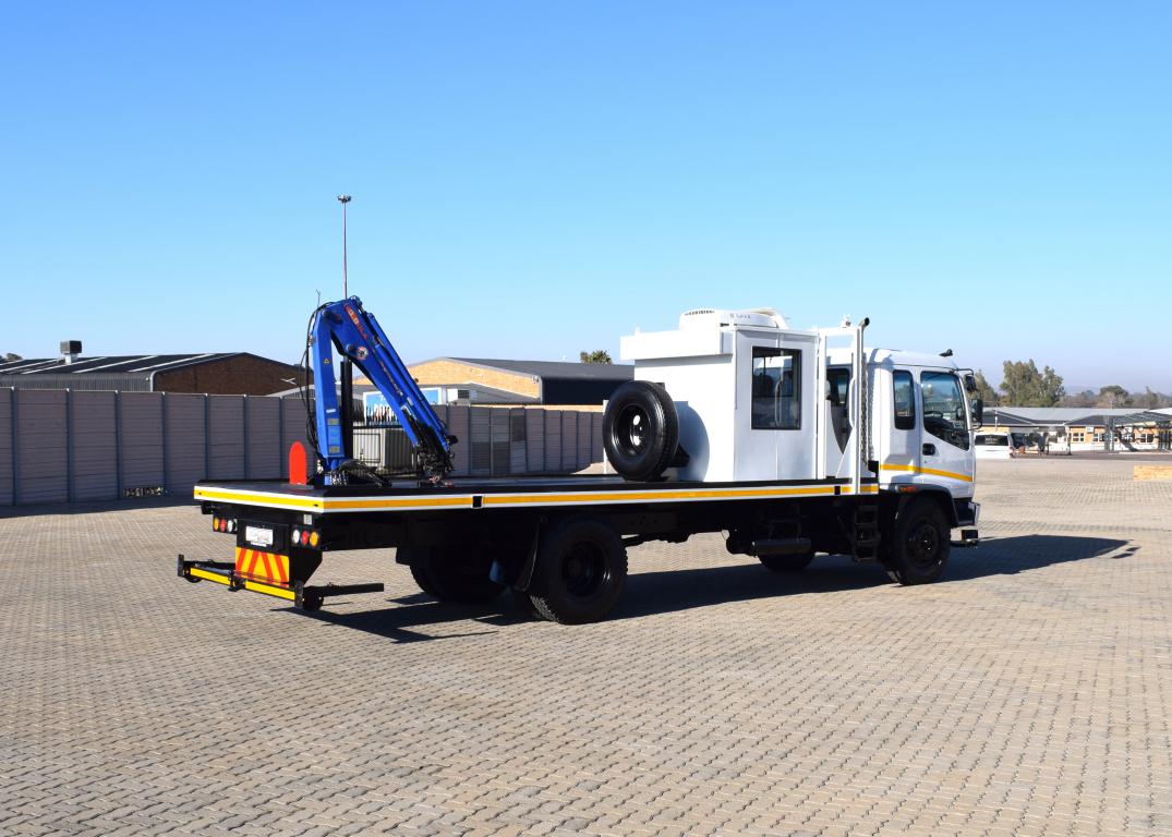 2013 Isuzu FSR 700 CRANE TRUCK