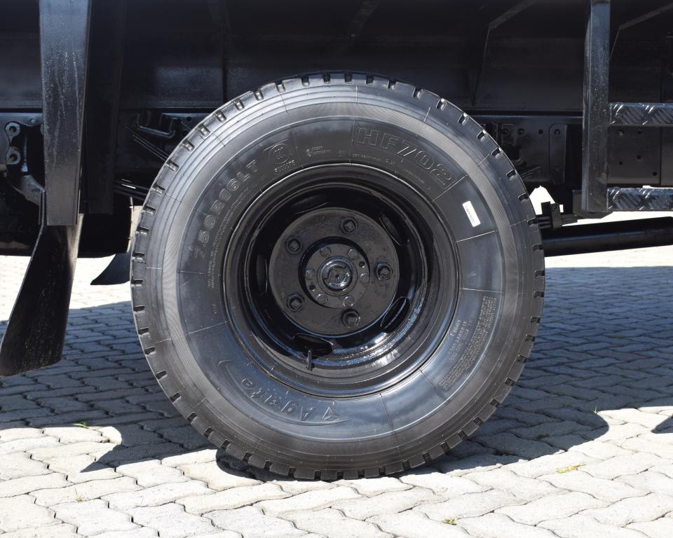 2008 Nissan Cabstar 35 volume body truck