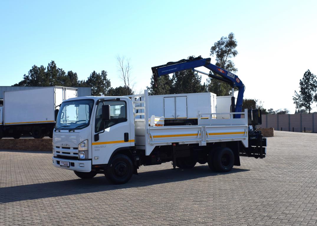 2014 Isuzu NQR 500 DROPSIDE & CRANE TRUCK