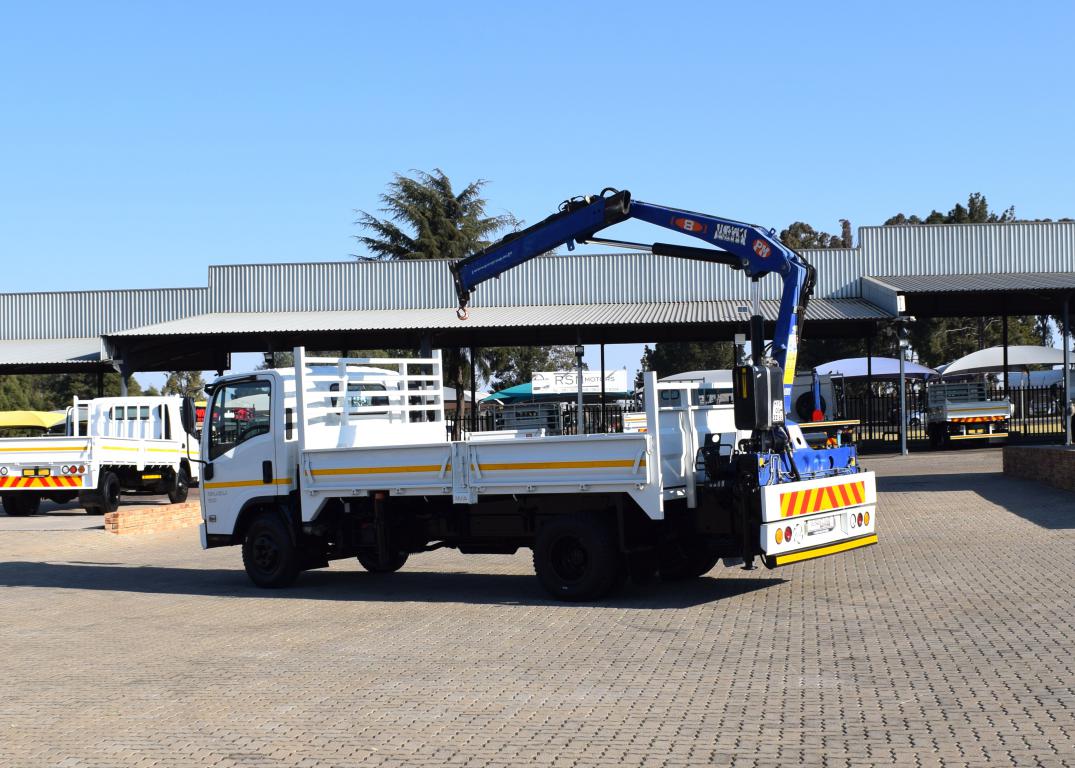 2014 Isuzu NQR 500 DROPSIDE & CRANE TRUCK