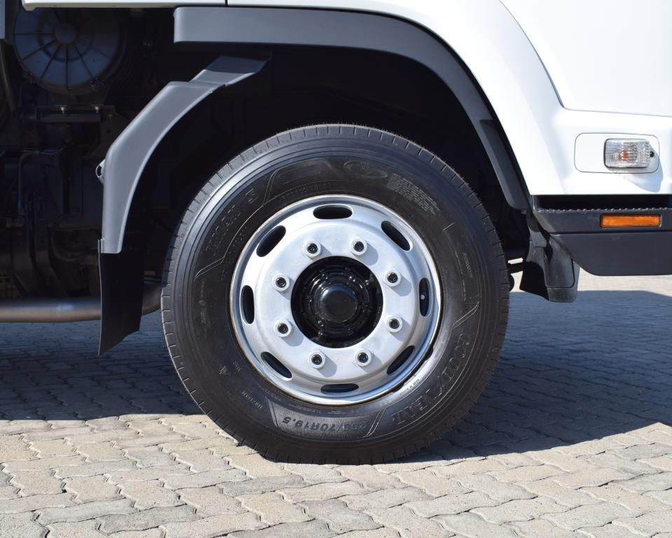 2024 Isuzu FSR 800 AMT REFRIGERATED BODY TRUCK