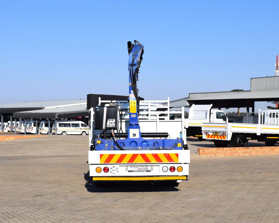 2014 Isuzu NQR 500 DROPSIDE & CRANE TRUCK
