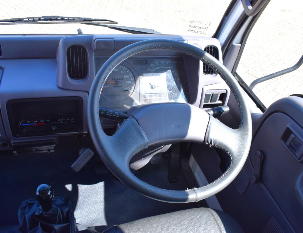2008 Nissan Cabstar 35 volume body truck
