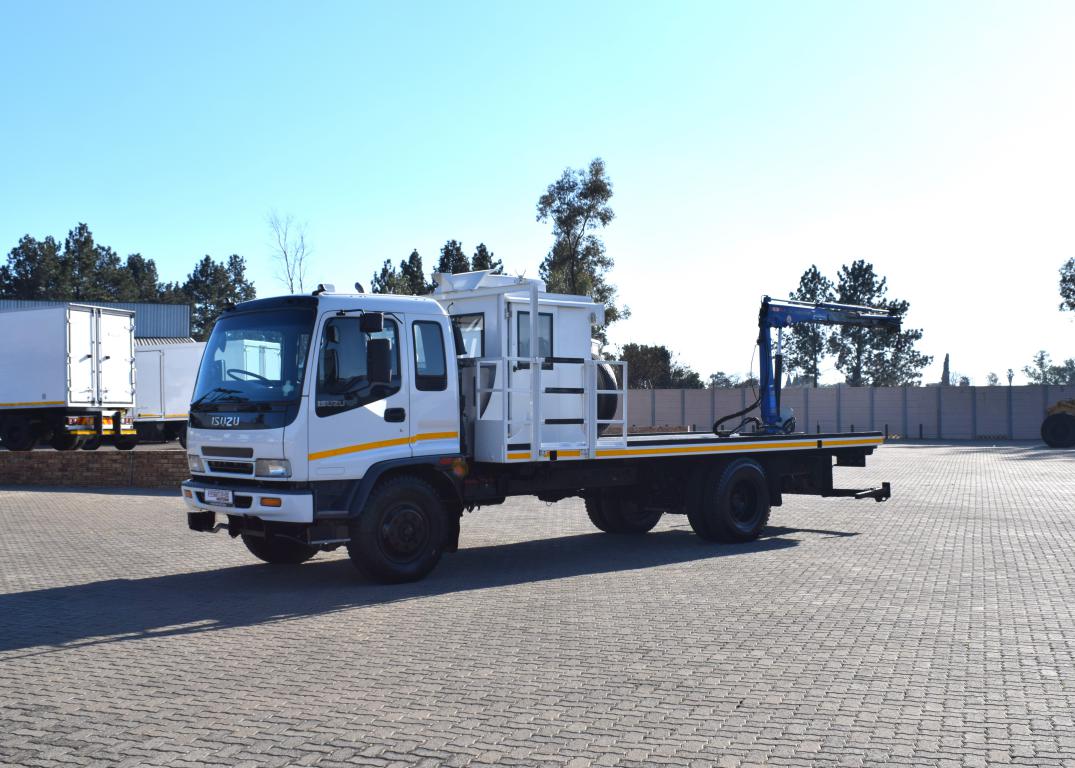 2013 Isuzu FSR 700 CRANE TRUCK