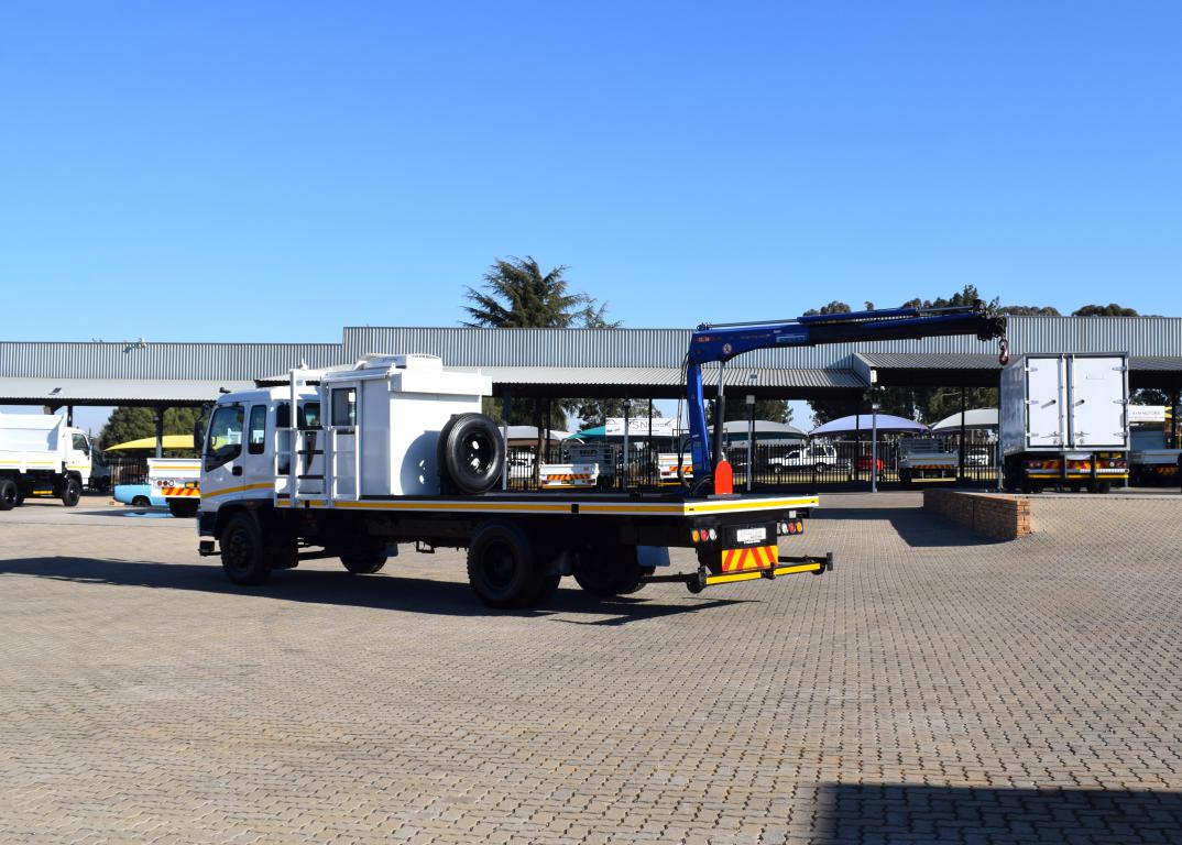 2013 Isuzu FSR 700 CRANE TRUCK