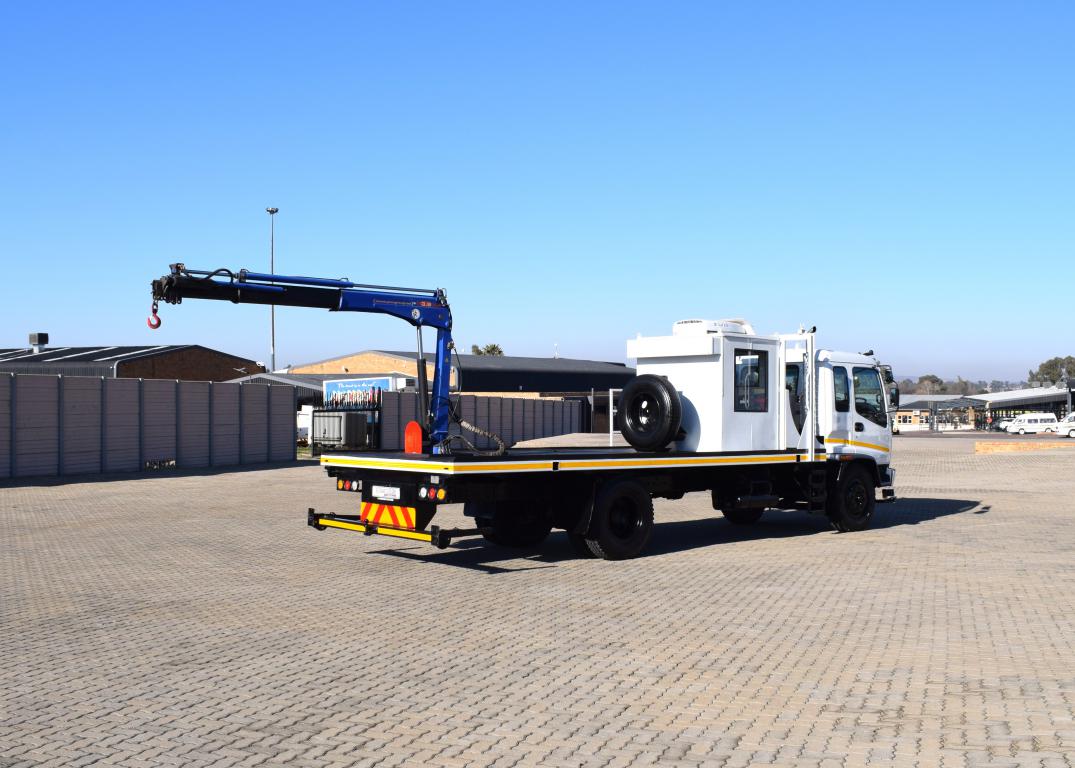 2013 Isuzu FSR 700 CRANE TRUCK