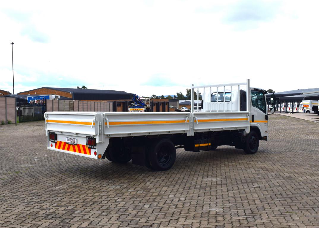 2021 Isuzu NQR 500 AMT Dropside truck