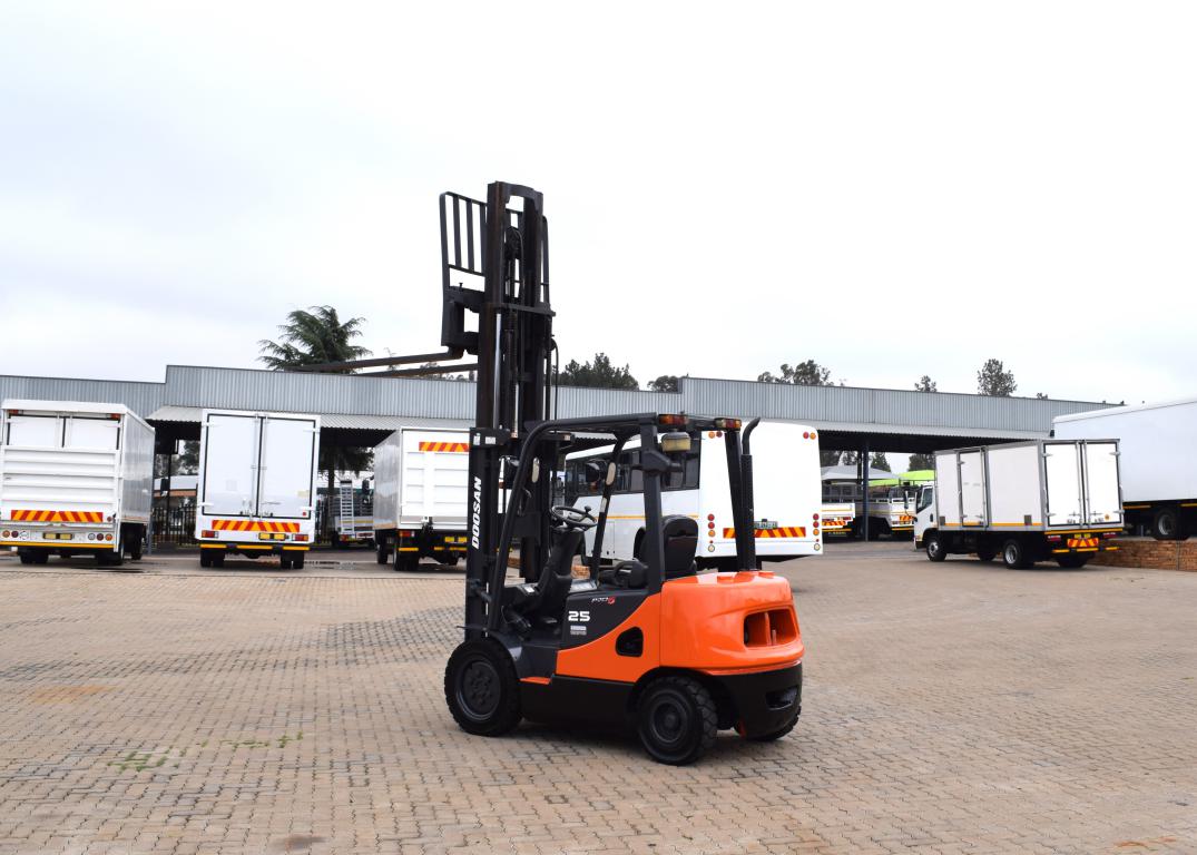 2010 Doosan D25 S-5 Forklift