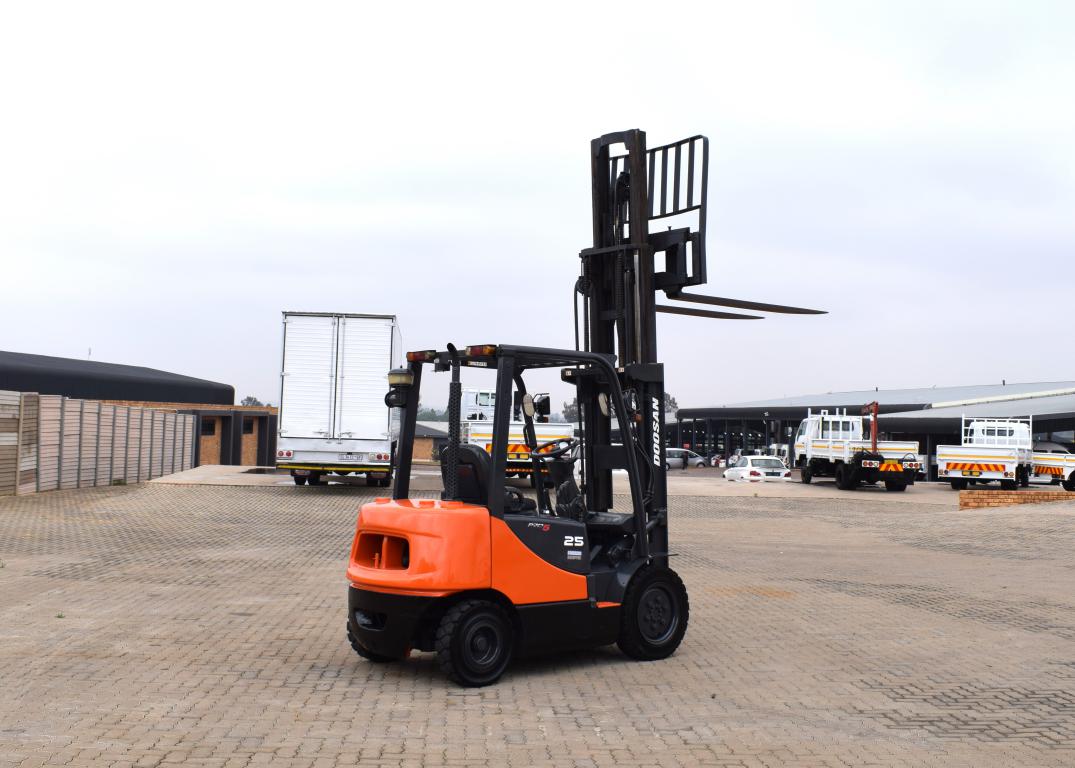2010 Doosan D25 S-5 Forklift