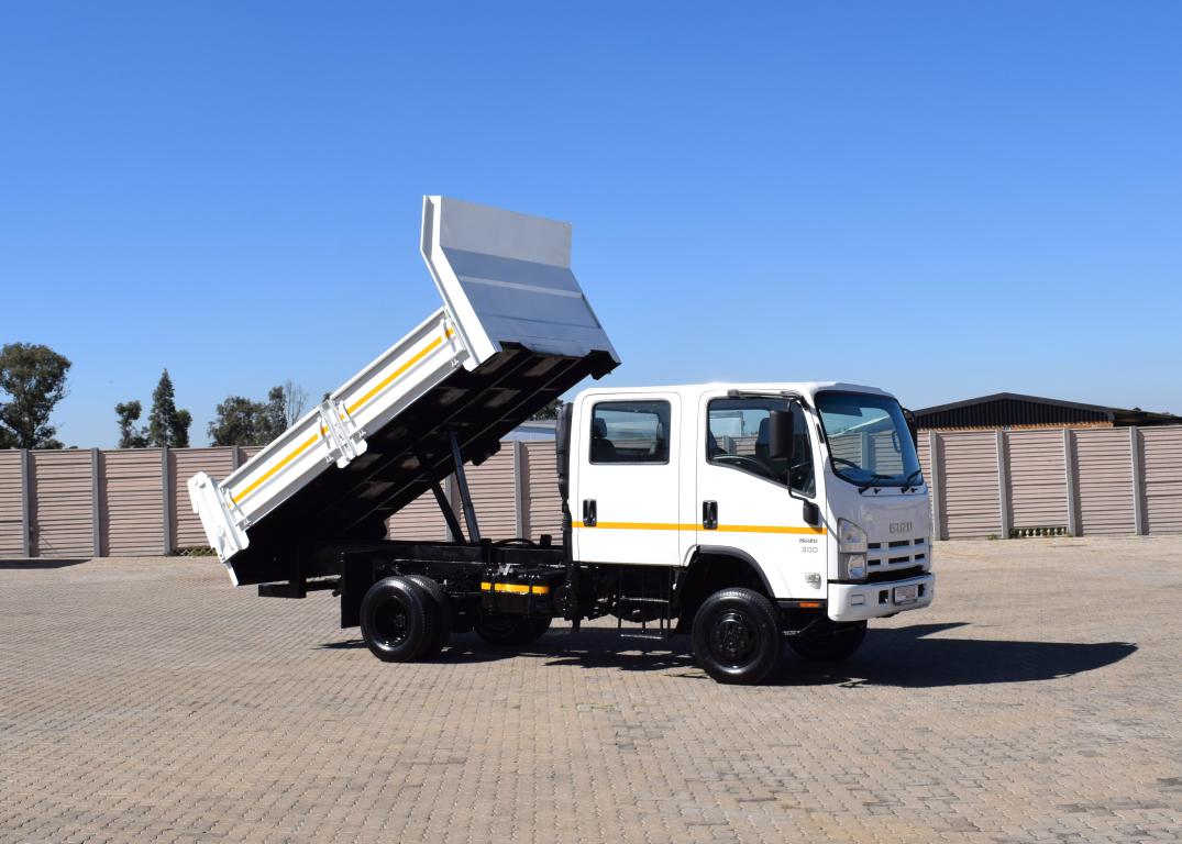2012 Isuzu NPS 300 CREW CAB 4X4 TIPPER TRUCK