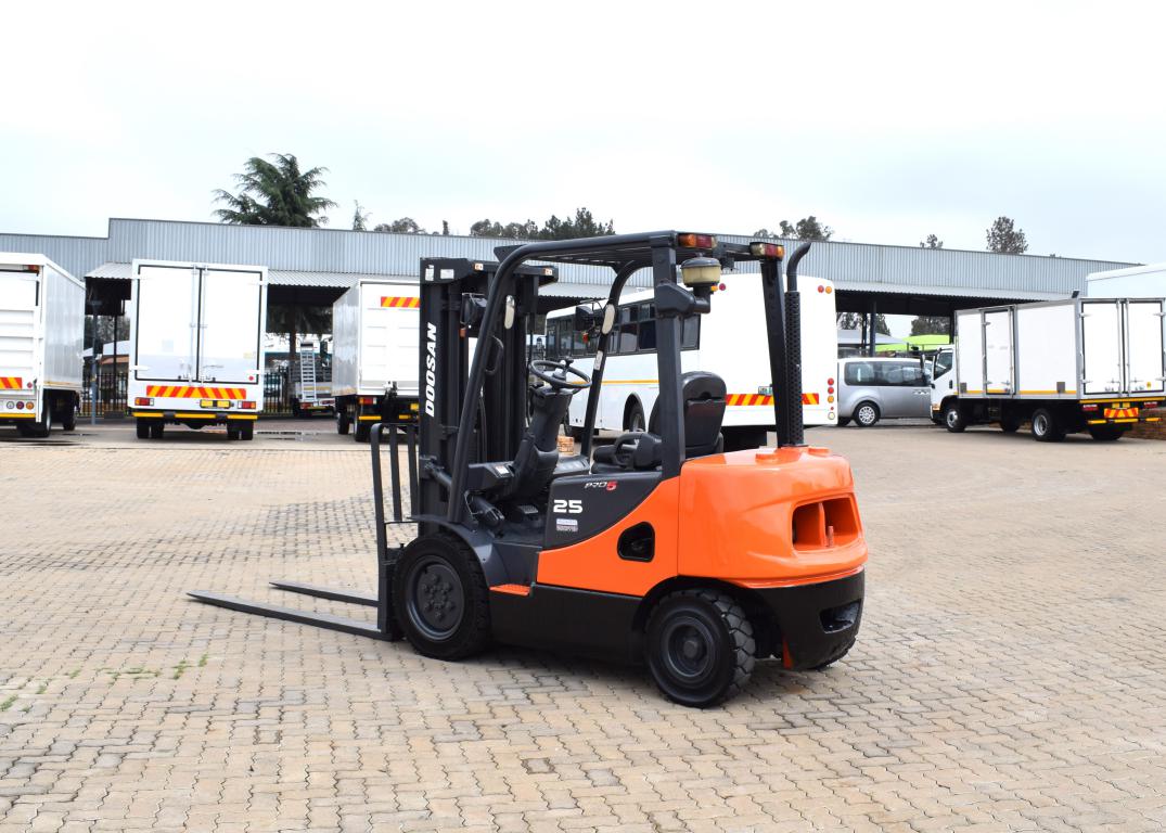 2010 Doosan D25 S-5 Forklift