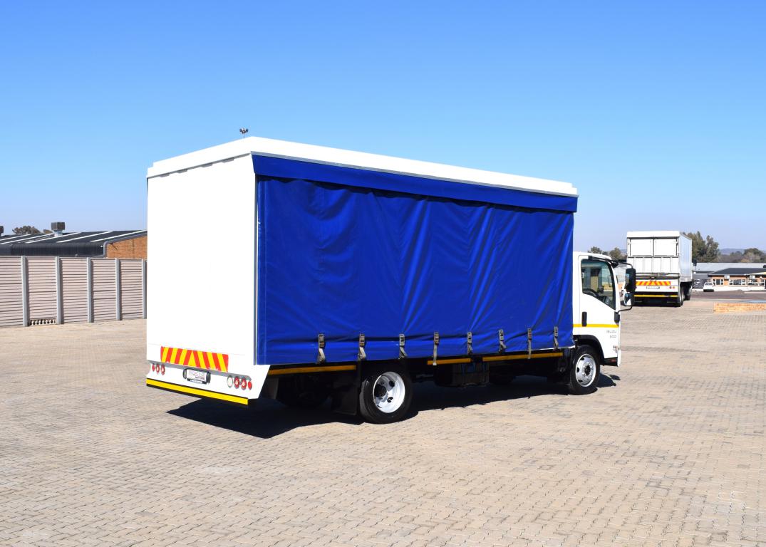 2012 Isuzu NQR 500 AMT CURTAIN SIDE TRUCK