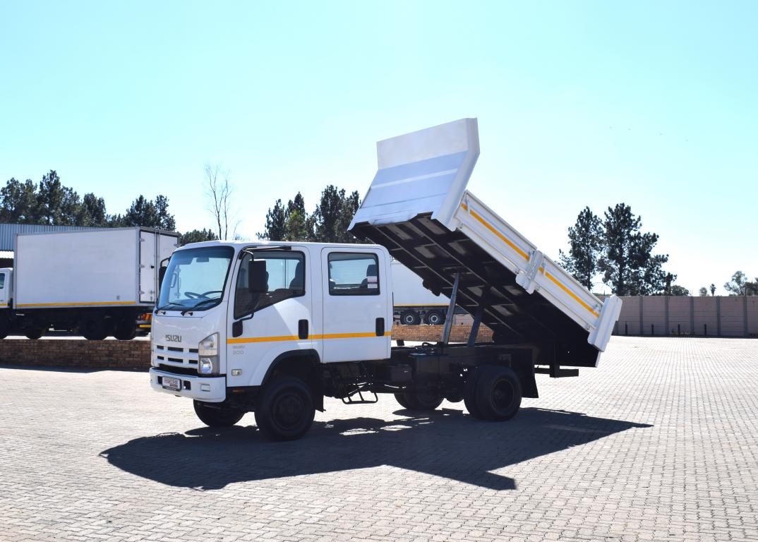 2012 Isuzu NPS 300 CREW CAB 4X4 TIPPER TRUCK