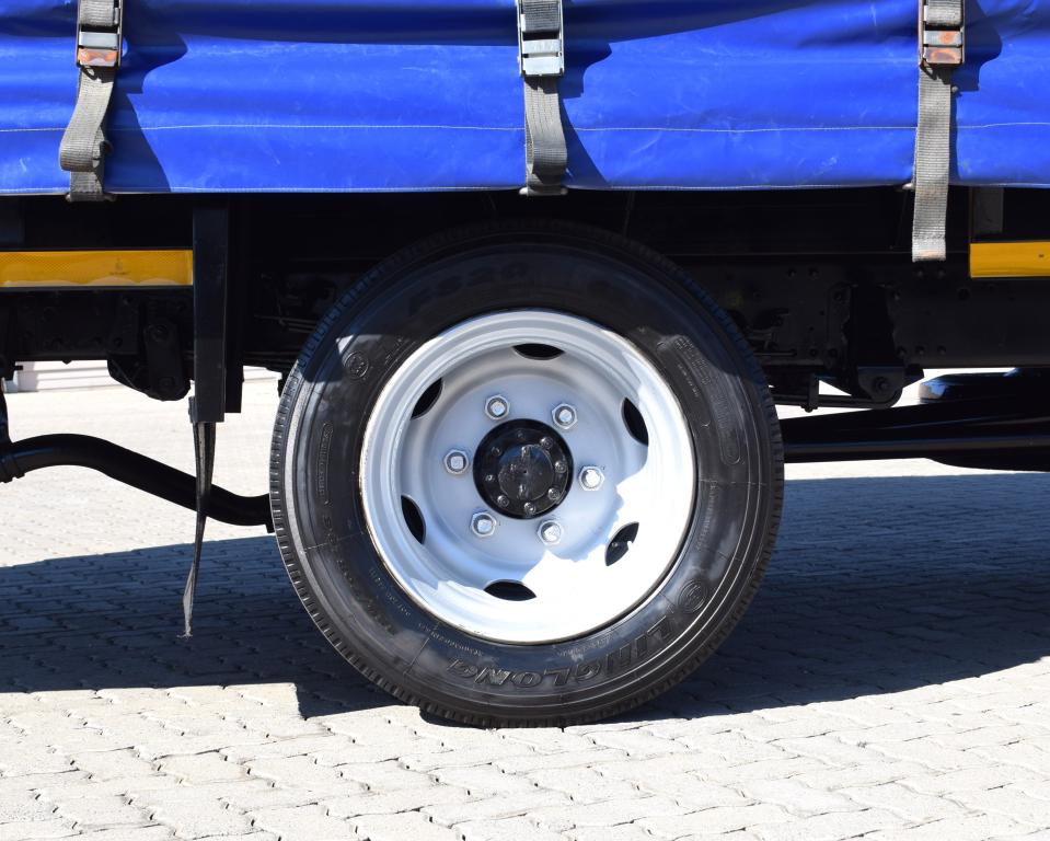 2012 Isuzu NQR 500 AMT CURTAIN SIDE TRUCK