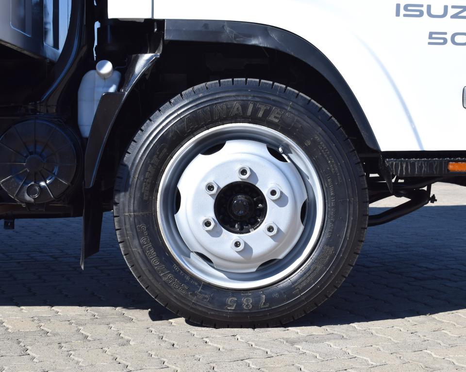 2012 Isuzu NQR 500 AMT CURTAIN SIDE TRUCK