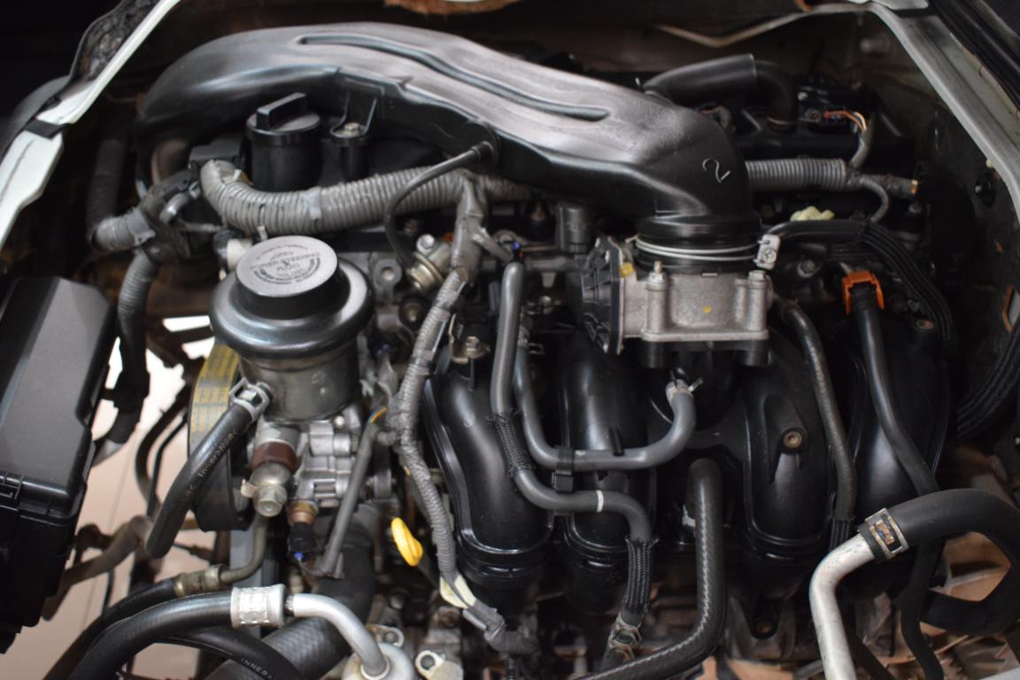 2013 Toyota Quantum 2.7 GL 10-seater bus