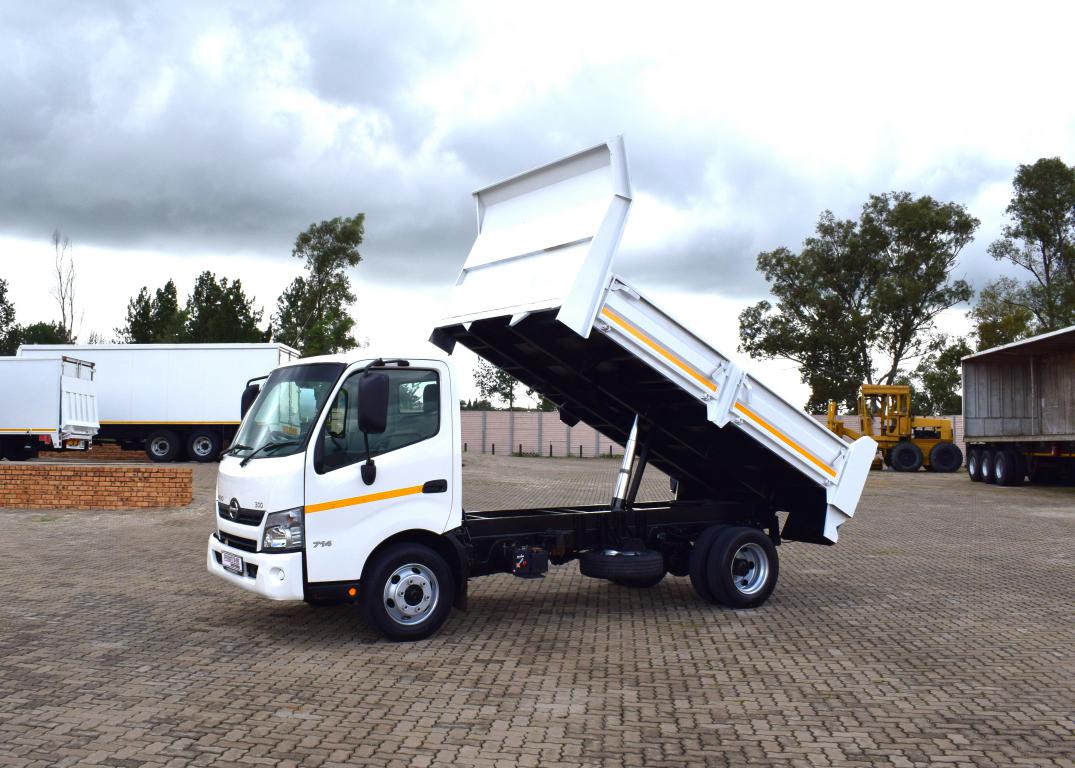 2017 Hino 300 Series 714 SWB (AX3) Tipper Truck