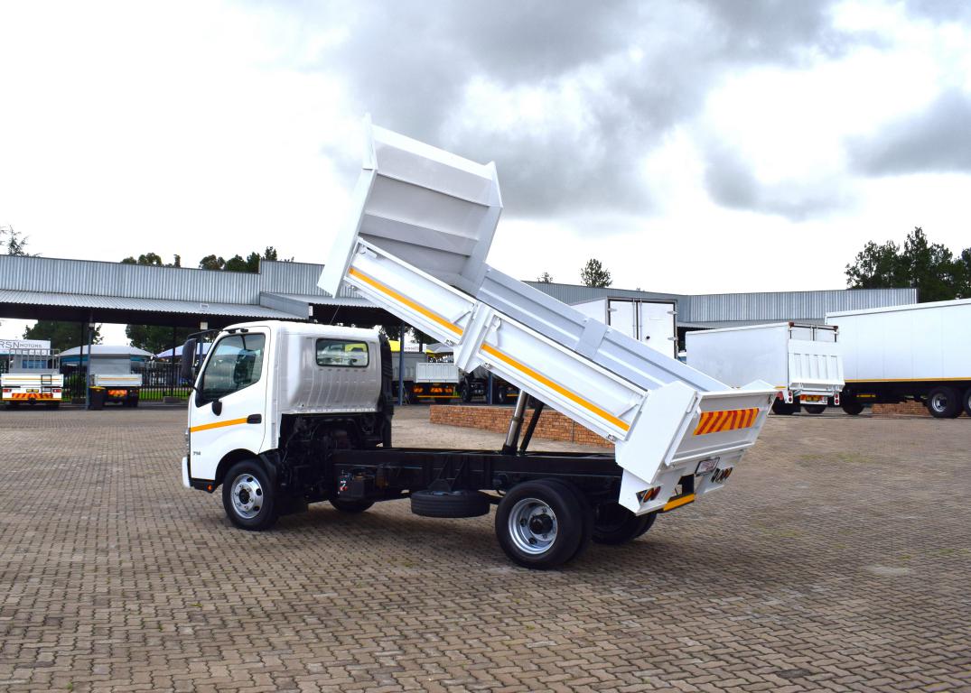 2017 Hino 300 Series 714 SWB (AX3) Tipper Truck
