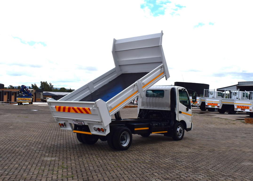 2017 Hino 300 Series 714 SWB (AX3) Tipper Truck