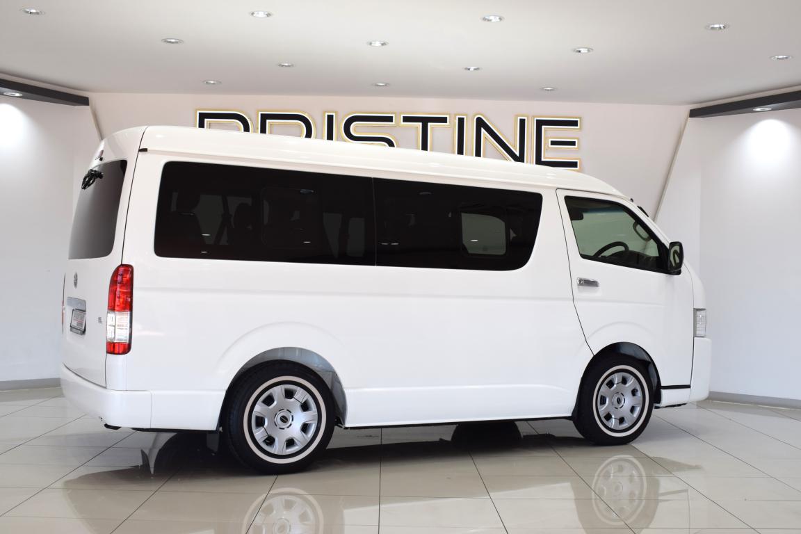 2014 Toyota Quantum 2.7 GL 10-seater