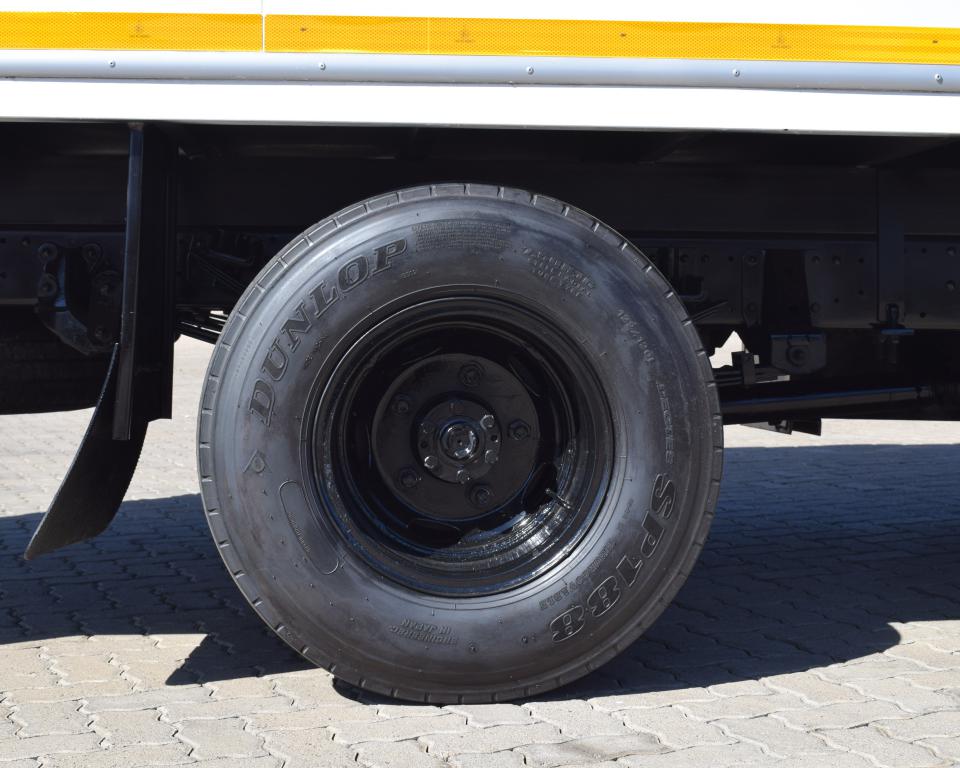 2008 Nissan UD 35 Volume Body Truck