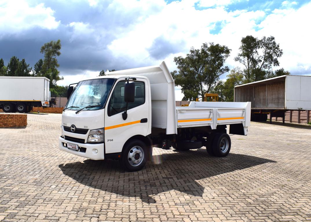 2017 Hino 300 Series 714 SWB (AX3) Tipper Truck