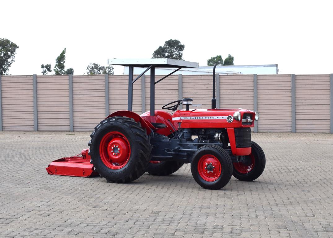 Massey Ferguson 135 TRACTOR & SLASHER