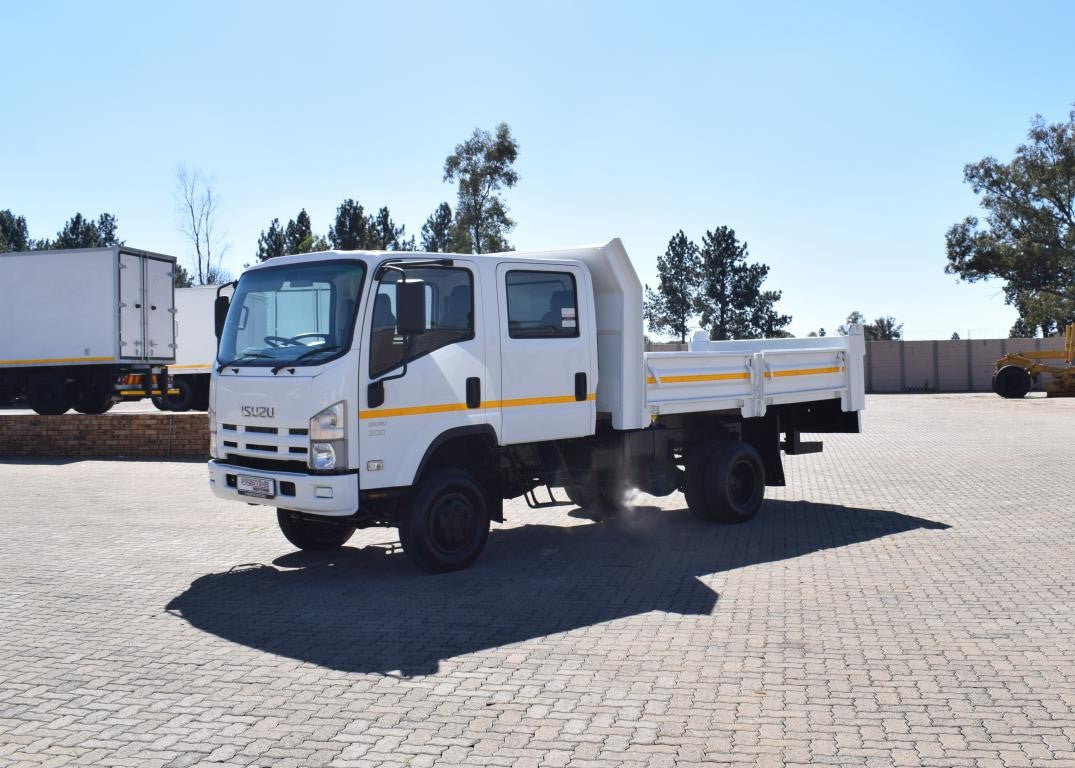 2012 Isuzu NPS 300 CREW CAB 4X4 TIPPER TRUCK