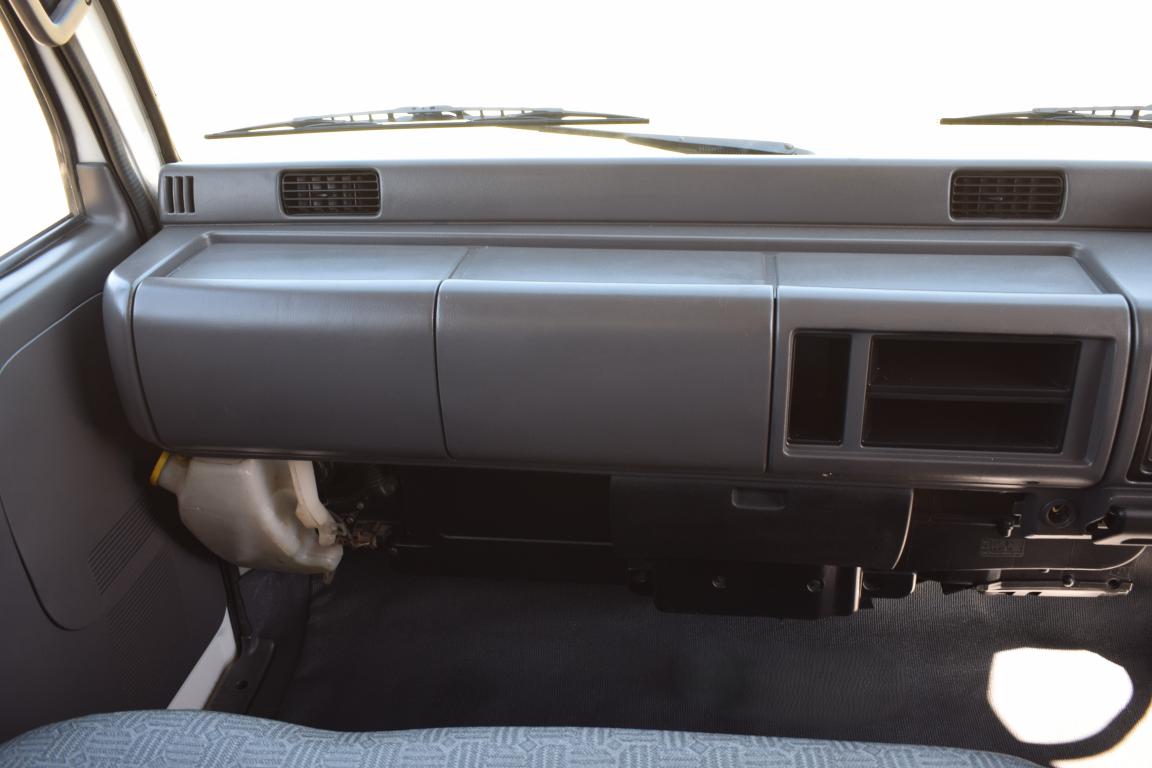2008 Nissan UD 35 Volume Body Truck