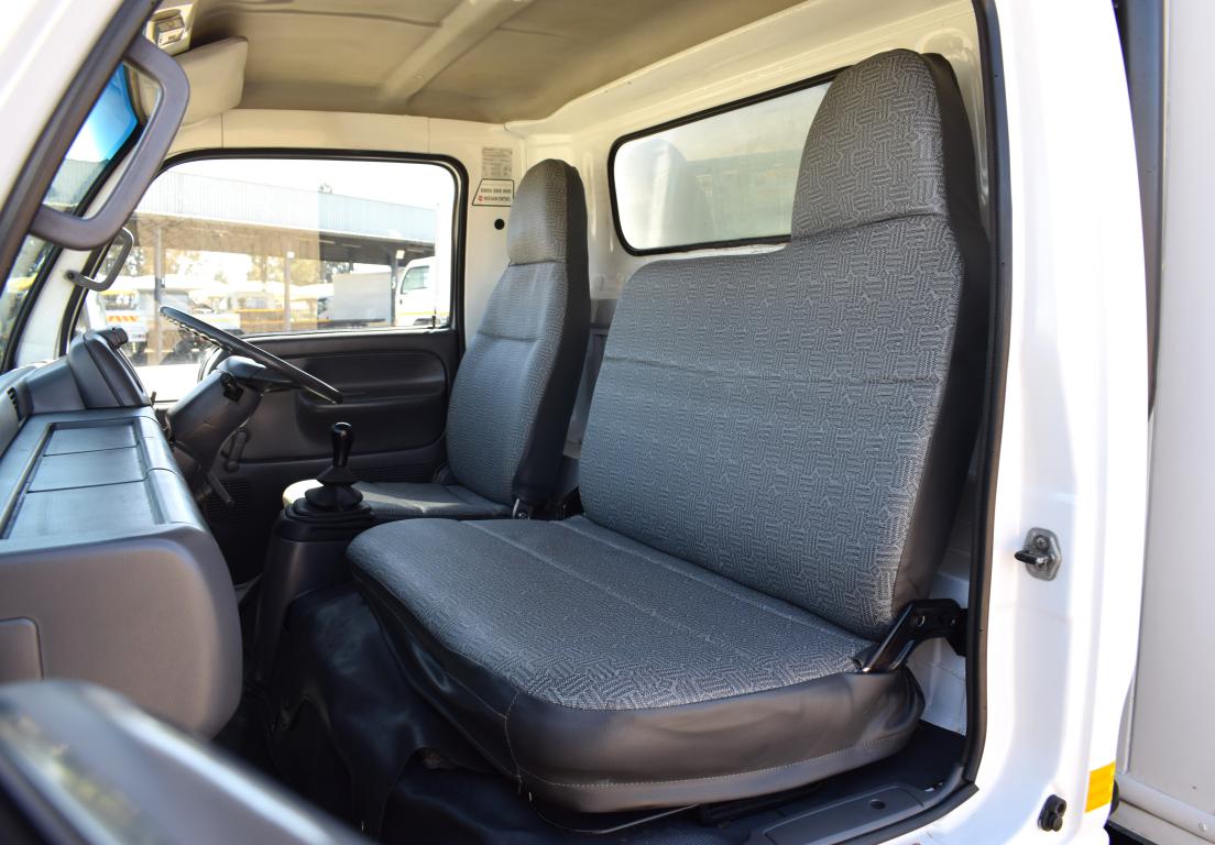 2008 Nissan UD 35 Volume Body Truck