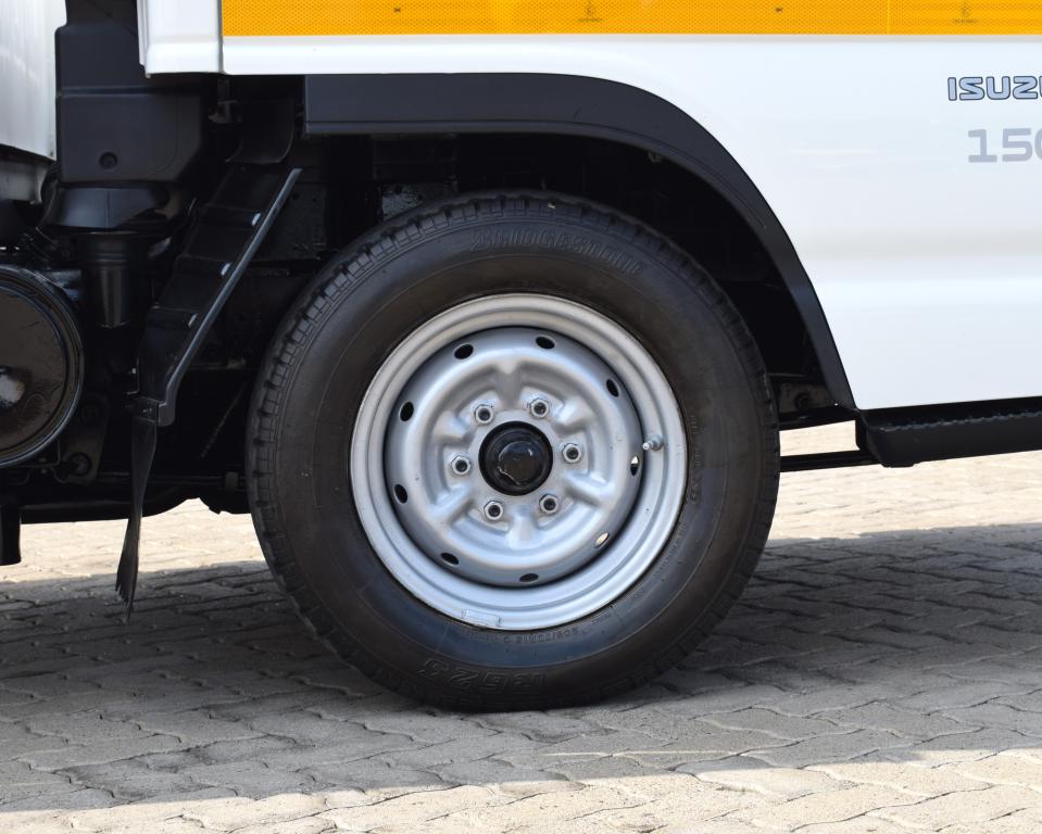 2006 Isuzu NHR 150 Dropside Driving School Truck