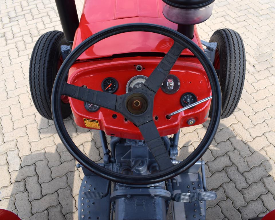 Massey Ferguson 135 TRACTOR & SLASHER