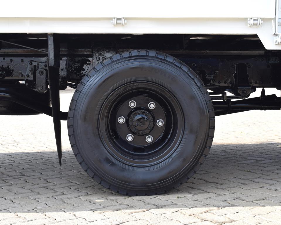 2013 Isuzu NPR 400 AMT DROPSIDE TRUCK