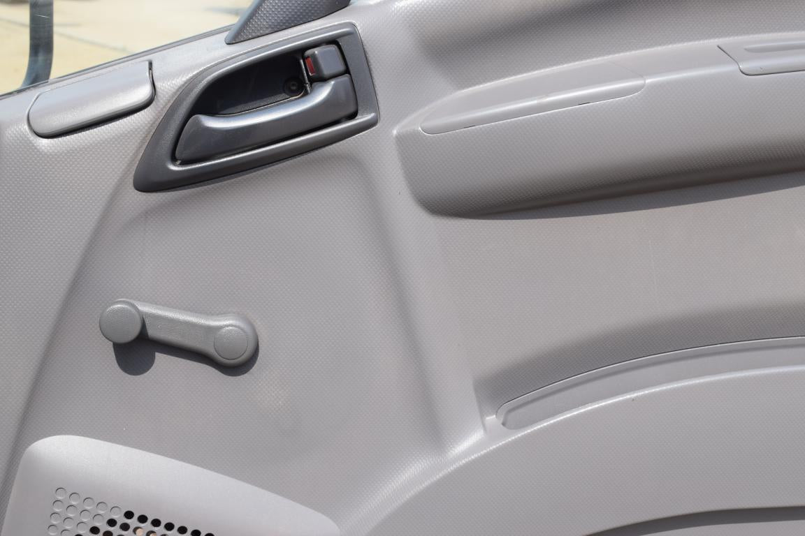 2013 Isuzu NPR 400 AMT DROPSIDE TRUCK