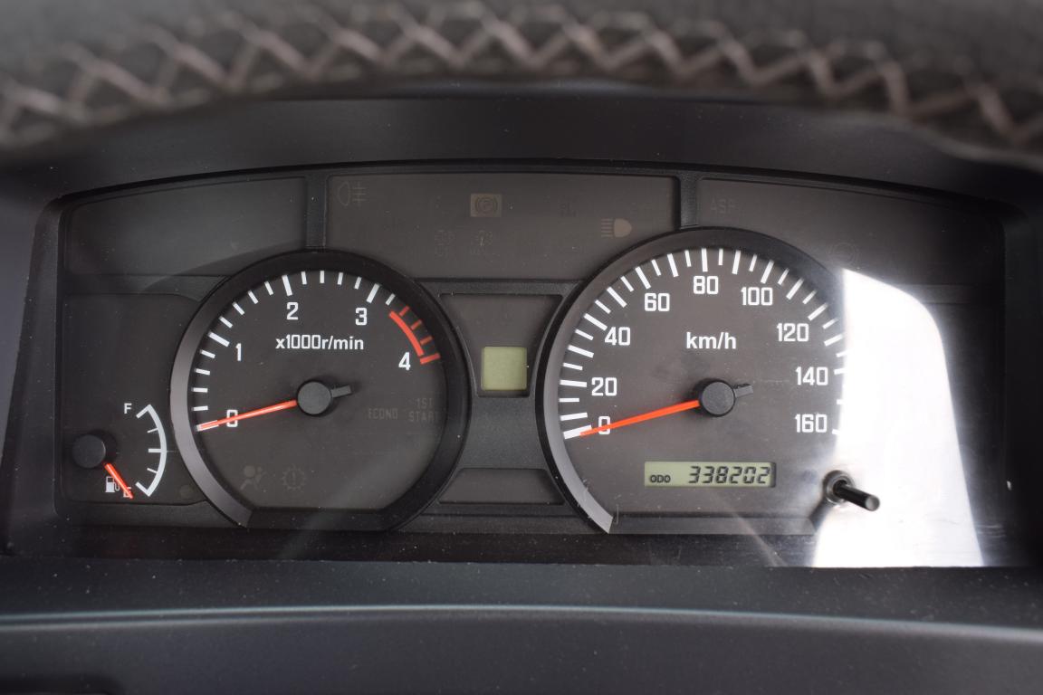 2013 Isuzu NPR 400 AMT DROPSIDE TRUCK