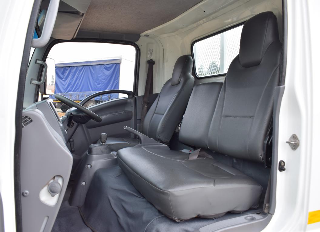 2013 Isuzu NPR 400 AMT DROPSIDE TRUCK