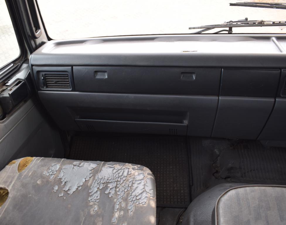 2003 Hino 15-207 Dropside Truck